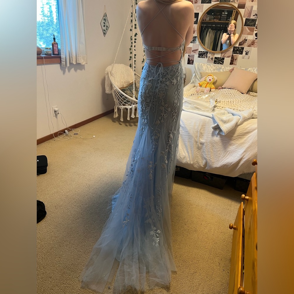 PROM DRESS SIZE 2 - Picture 5 of 6